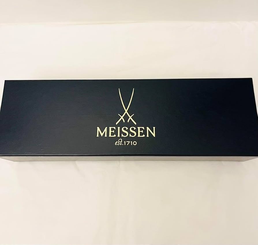 Meissen マイセン　ミニ干支人形　卯　2体セット　台座付 マイセン ミニ干支人形 卯(ウサギ)2体セット(台座付） 83643